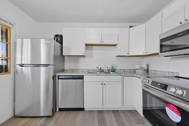 Photo - Fully furnished, 2BR Duplex near major healthcare employment centers, colleges, universities, and...