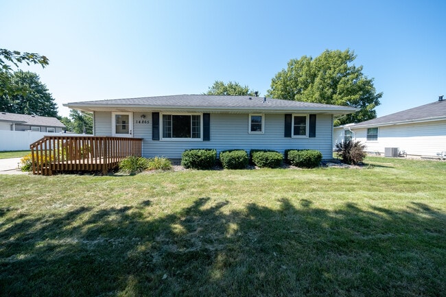 Photo - 14865 Damask Ave W