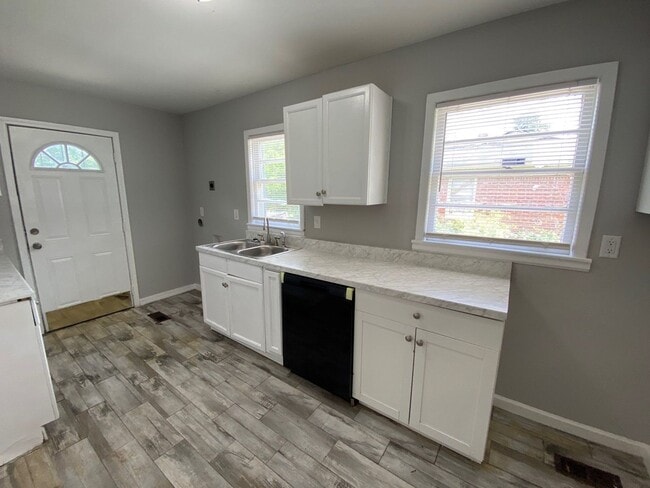 Photo - 3492 Venable Rd