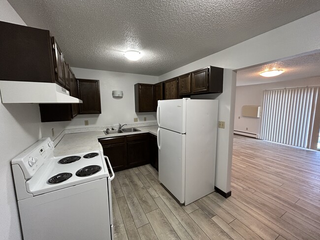 Photo - 907 Thomas Ave