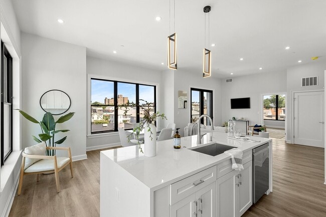 Photo - 523 2nd St Unit 201