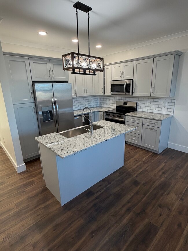 Photo - 1417 Woodbine Ave