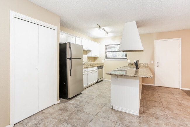 Photo - 501 Ramblin Oaks Dr