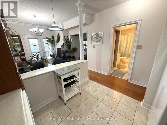 Photo - 9944 Keele St Unit 303