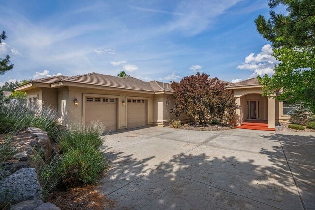 Building Photo - Custom Home in Fieldcreek