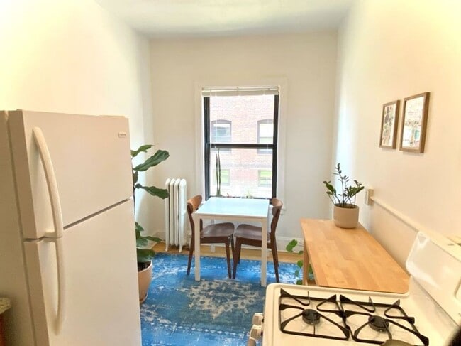 LorWest Flats