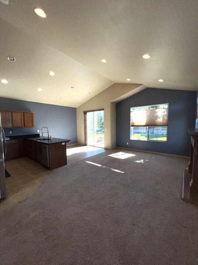 Photo - Spacious 6-Bedroom Home with 2 Kitchens in...