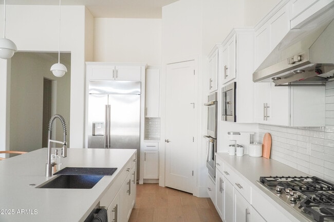 Photo - 38500 N School House Rd