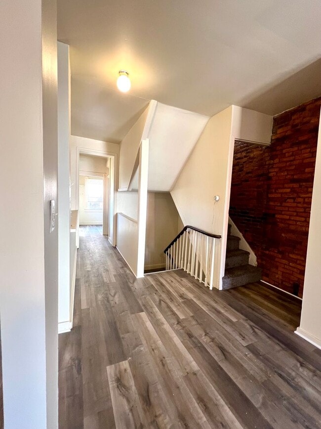 Photo - 253 N Mulberry St Unit Apt 2