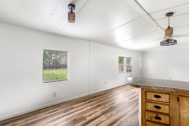 Photo - 204 1/2 Kerry Rd
