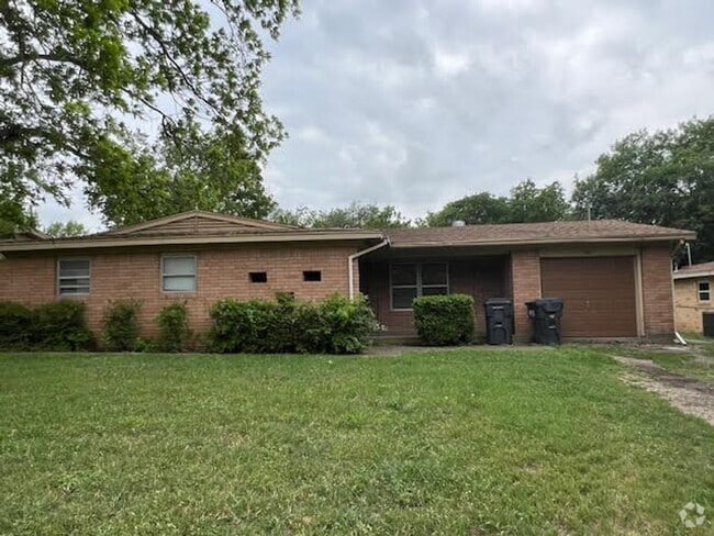 Building Photo - 1330 La Porte Dr Rental