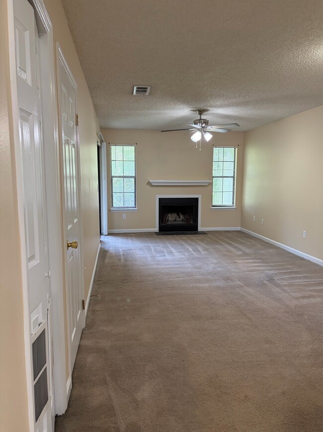Photo - 1103 Greentree Ct