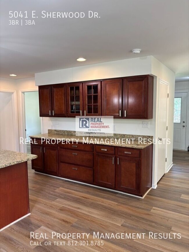 Photo - 5041 E Sherwood Dr