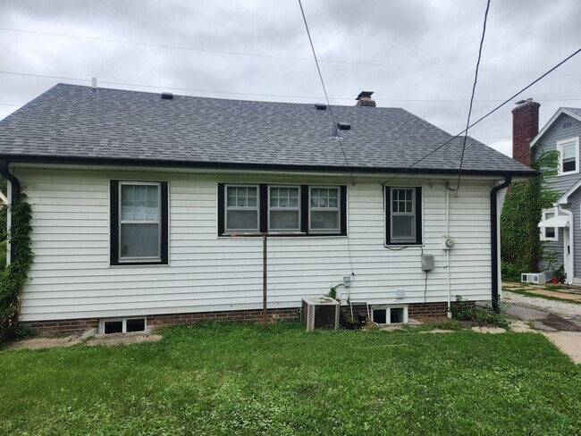 Photo - Aksarben 3/2 newly remodeled!