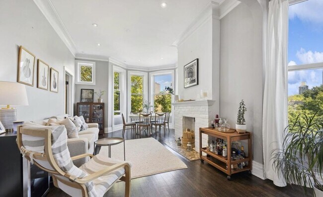 Photo - 3 bedroom in Chicago IL 60657 Unidad 3