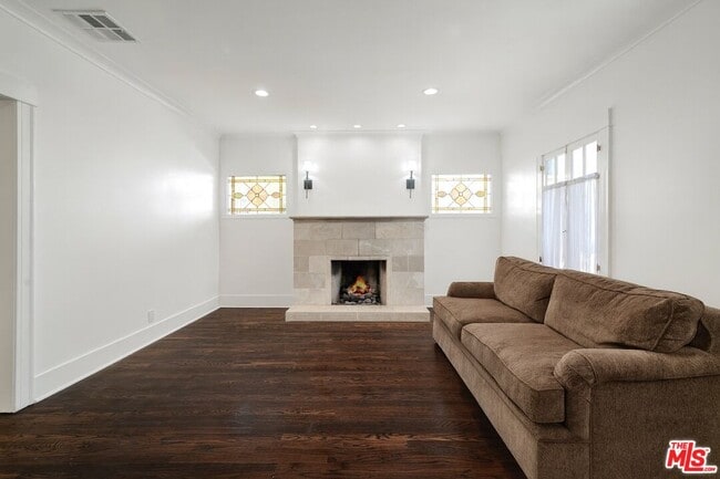 Photo - 743 N Orange Dr