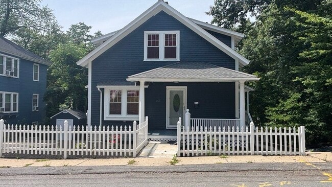 Building Photo - 218 Marshall St