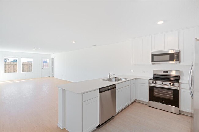 Photo - 241 Kings Row Ln