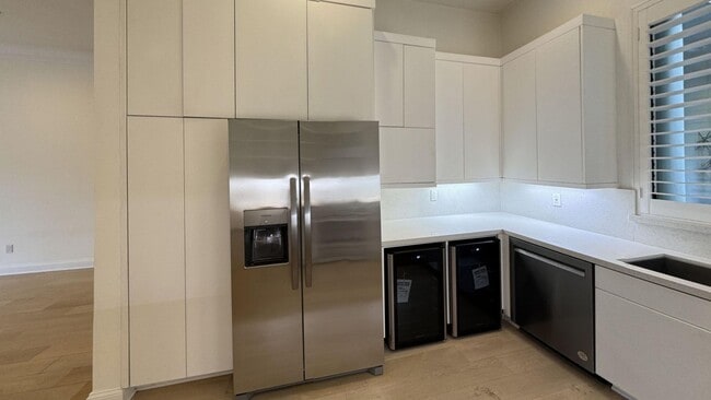 Photo - 16000 Sunset Blvd