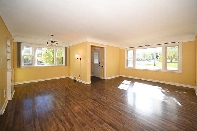 Photo - 1801 3rd St SW
