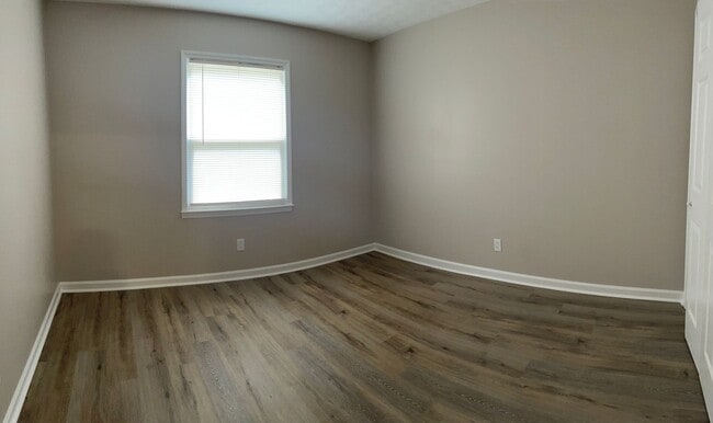 Photo - 3647-3649 Chestnut Dr Unit 3647