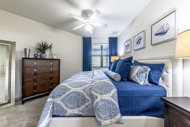 The Hamptons at Palm Beach Gardens Apartments