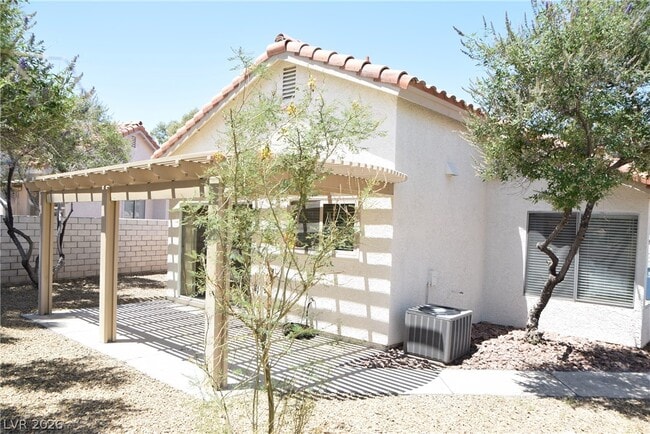 Photo - 701 Inglenook Dr
