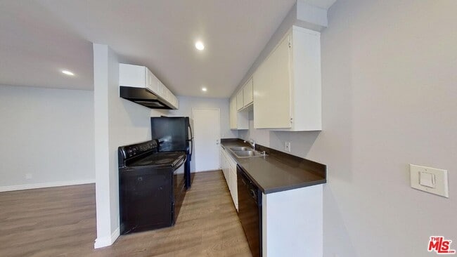 Photo - 525 N Sycamore Ave Unit 321