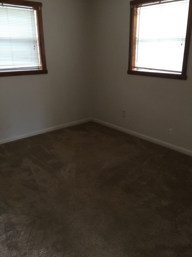 Photo - 685 HWY 441 SE