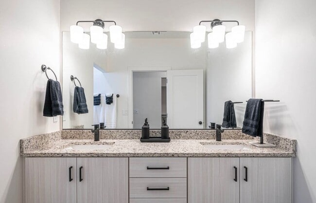 Photo - Charming Townhomes with private rooms