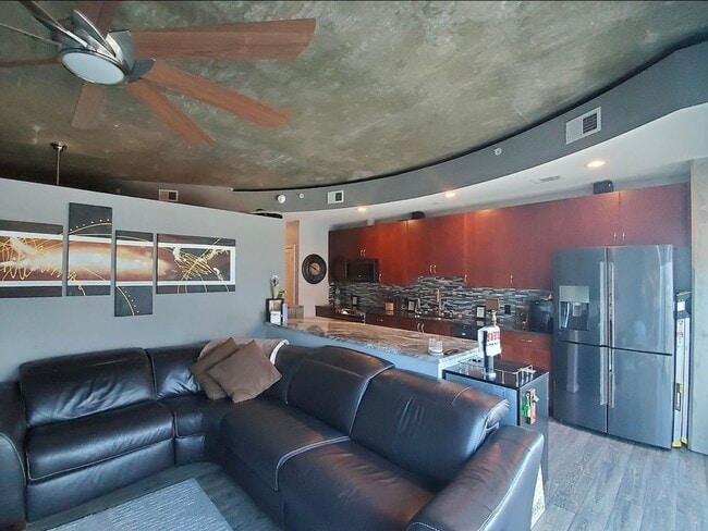 Photo - 400 W Peachtree St NW Unit 1610