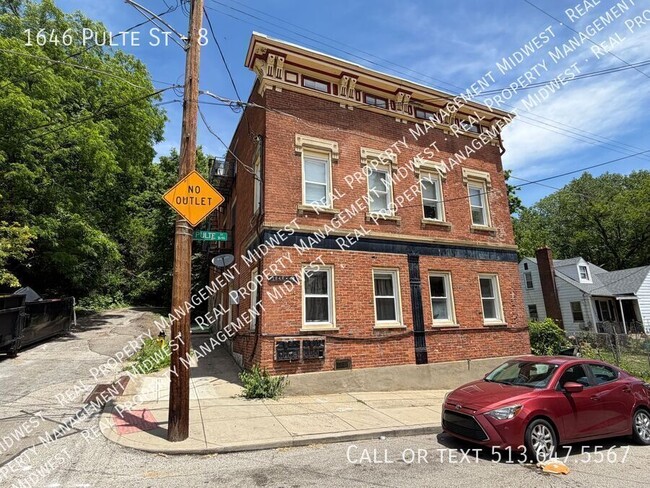 Building Photo - 1646 Pulte St Unit 8