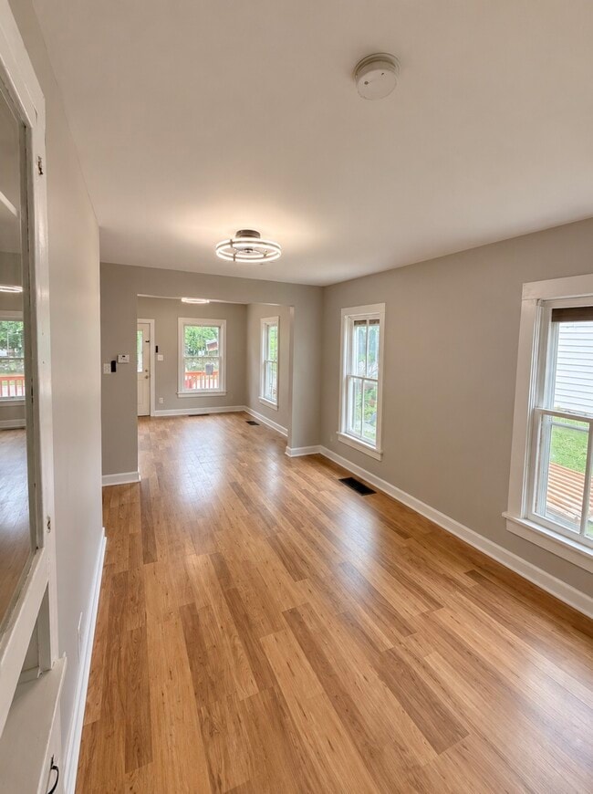 Photo - 1720 Howard St