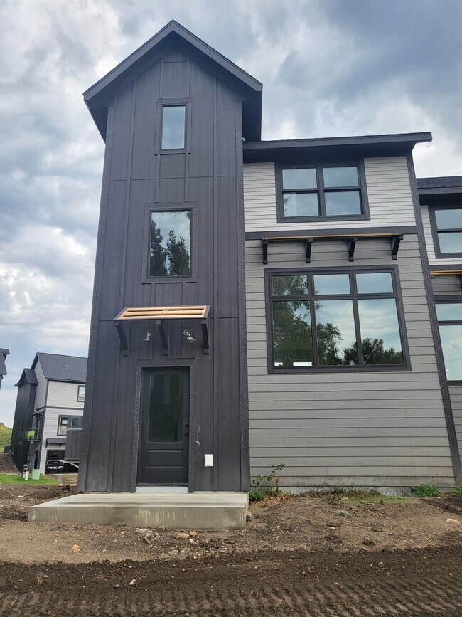 341 Trestle Trl Townhome For Rent in Mankato, MN