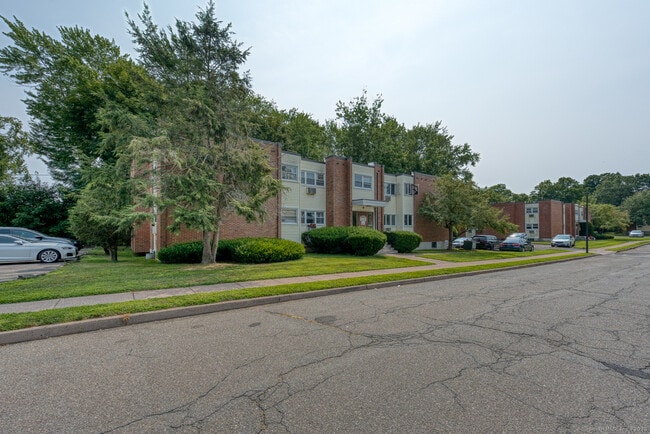 Photo - 20 Thompson Rd Unit APT A