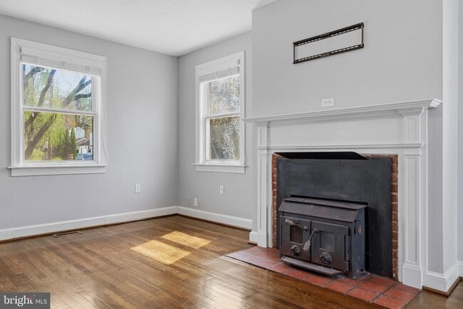 Photo - 3718 Farr Ave