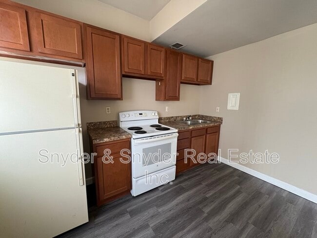 Photo - 777 W Market St