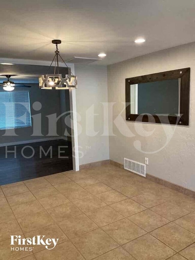 Photo - 8501 E Lee Pl