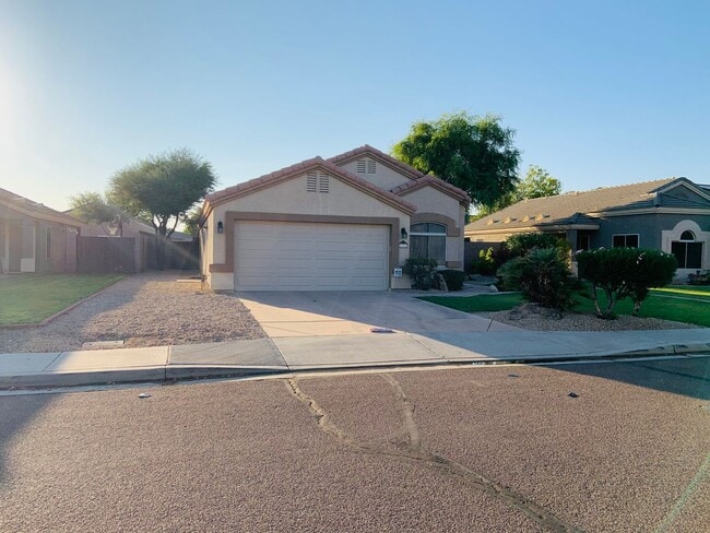 Building Photo - Nice 3 Bed, 2 Bath in Peoria