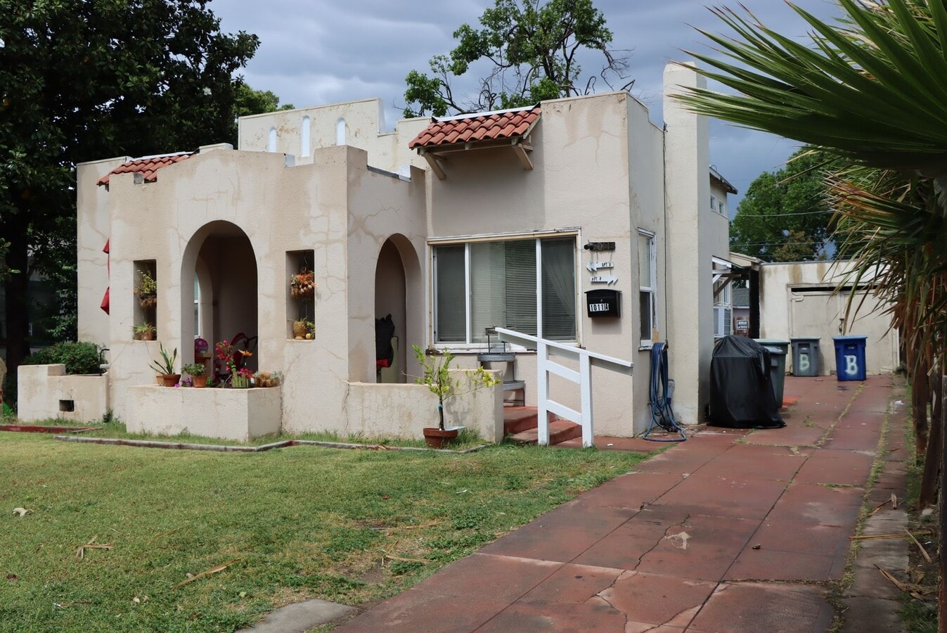 Photo - W20th 1011 #B Unit 1011 W 20th St #B