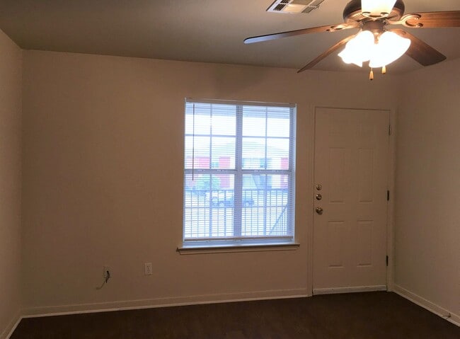 Photo - 408 Brittney Way Unidad # B