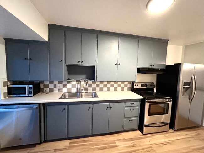 Photo - 326 Gregson Ave S