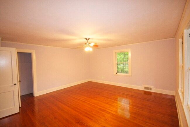 Photo - 510 Vineyard Rd