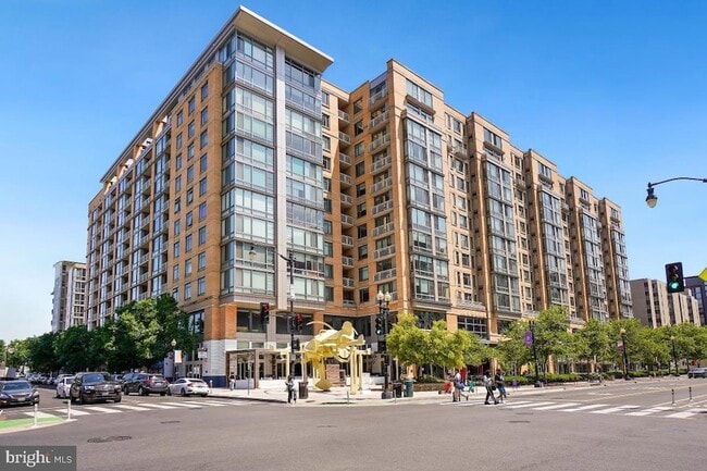 Building Photo - 475 K St NW Unit 1126