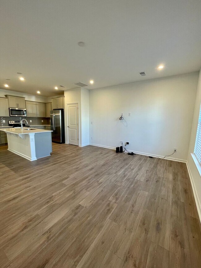 Photo - 3BR/2BA Townhome in Popular Pringle Towns