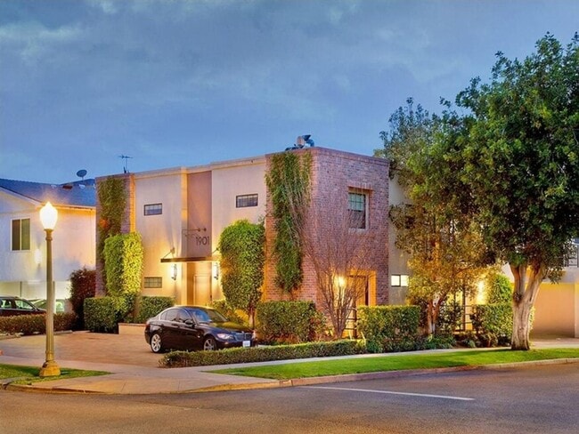 Luxe East