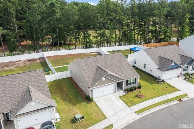 Photo - 2081 Alderman Way
