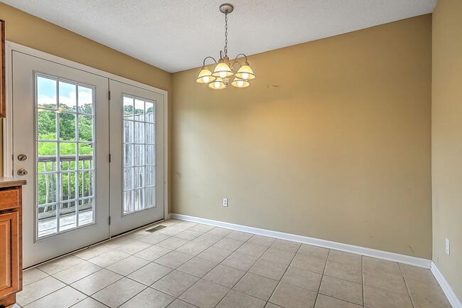 Photo - 132 Amanda Ln