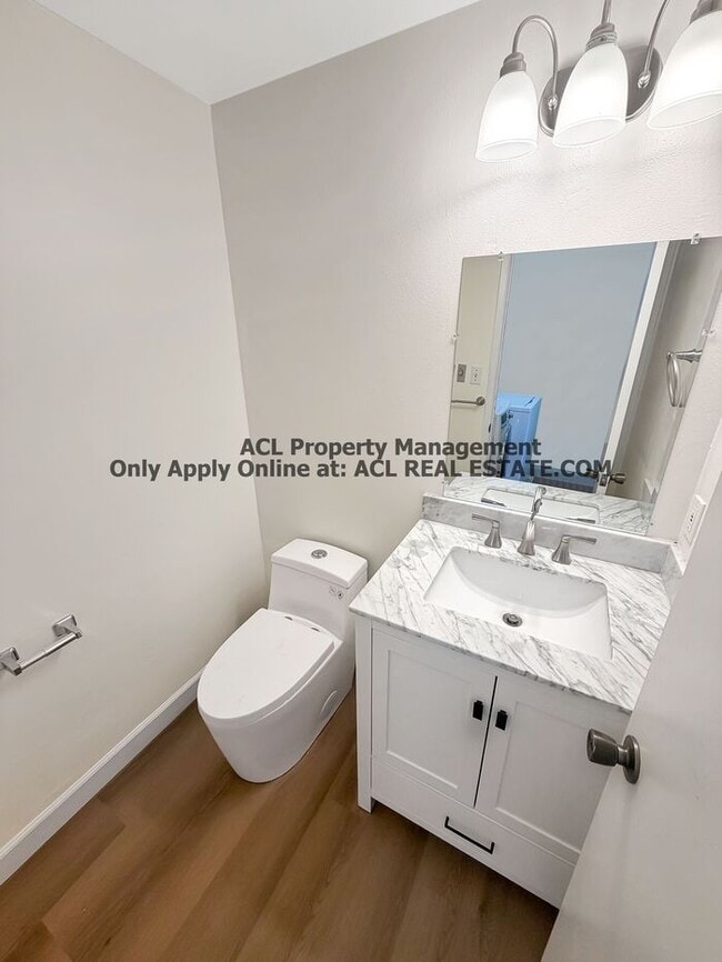 Photo - Spacious & Upgraded 4-Bedroom Townhouse in North Fremont!