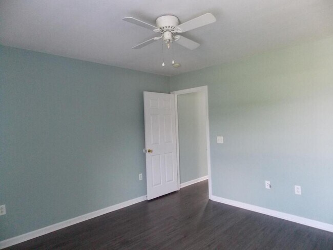 Photo - 2304 Sydneys Chase